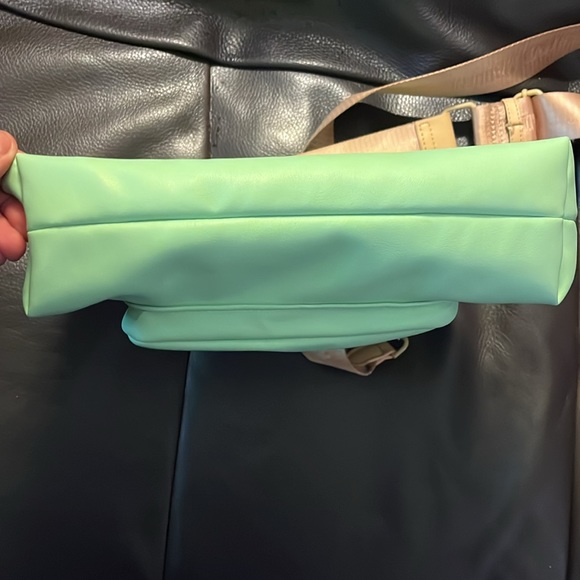 💚 STEVE MADDEN SEAFOAM GREEN MINI PURSE TAN STRAP 💚 - Picture 7 of 12